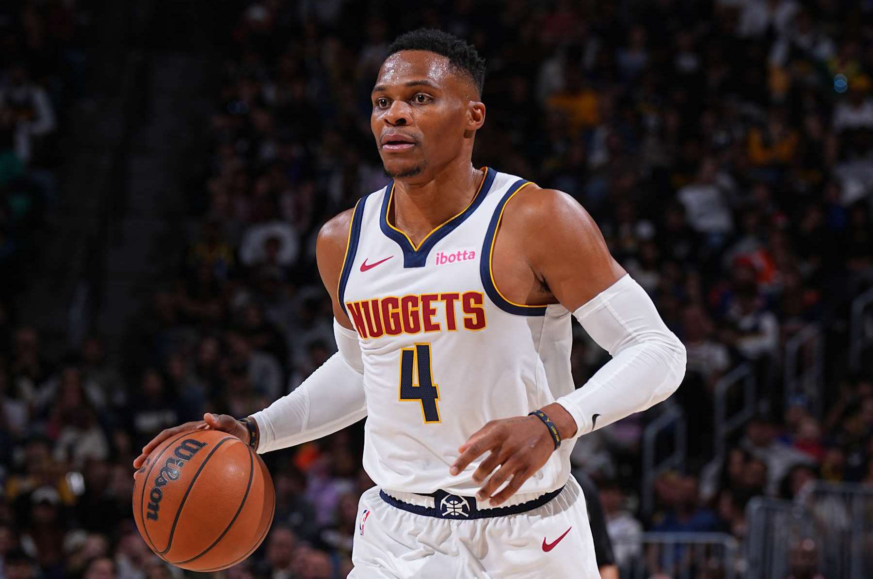 姆巴佩续约风波再度引发热议（姆巴佩续约争议再度引爆舆论）