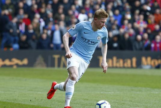 法兰克福客胜后球迷区突发火情，还有球迷从高处坠落后被送医（法兰克福客场取胜后，球迷区突发火情，有球迷高处坠落被送医）