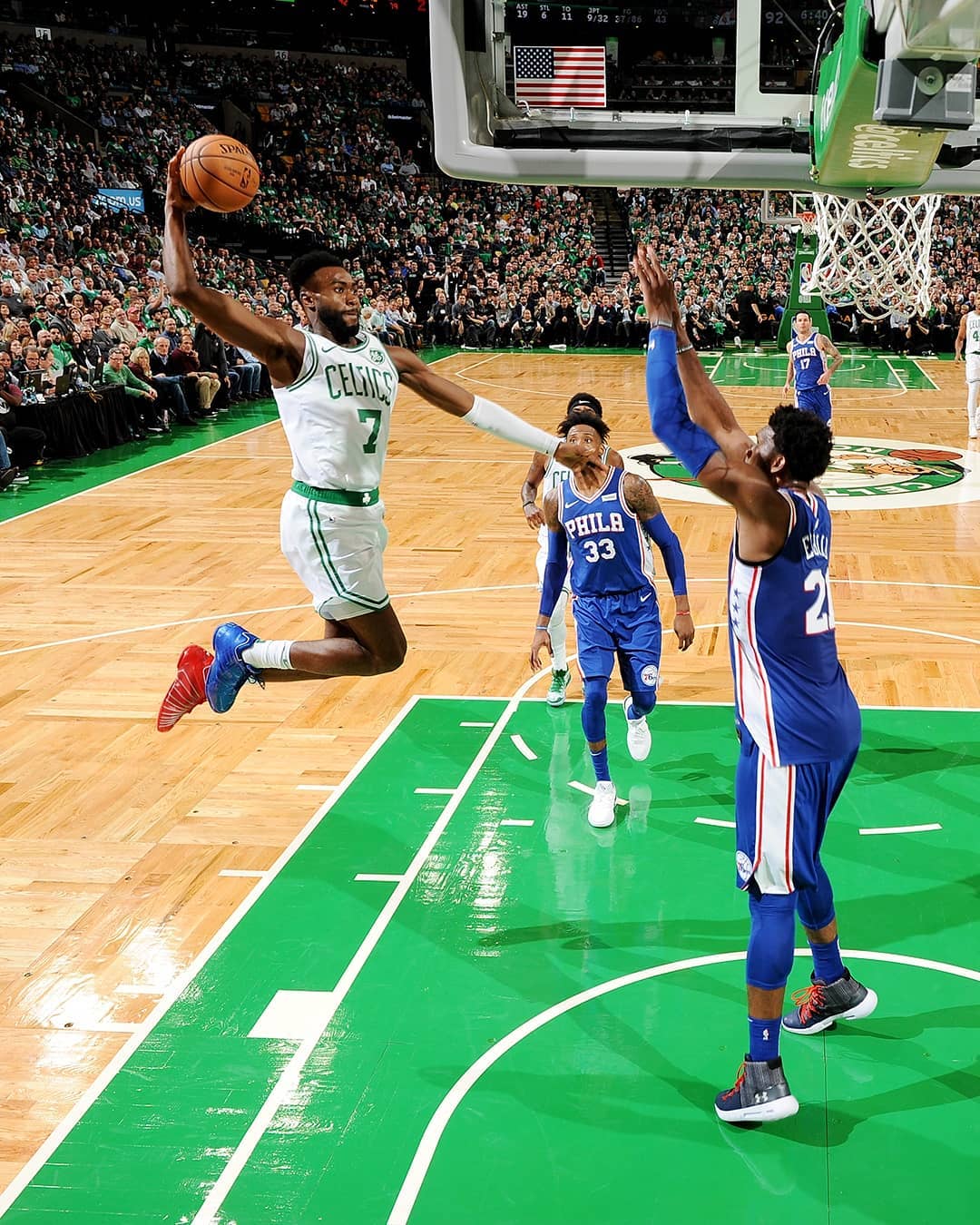 湖人防守端连续三场零封关键时段（湖人已连续三场在关键阶段零封对手）