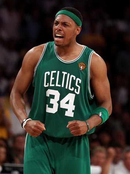 年年欧冠失误染红，这集我看过…巴萨客场不敌切尔西！（欧冠再现失误+红牌，似曾相识！巴萨客场负于切尔西）