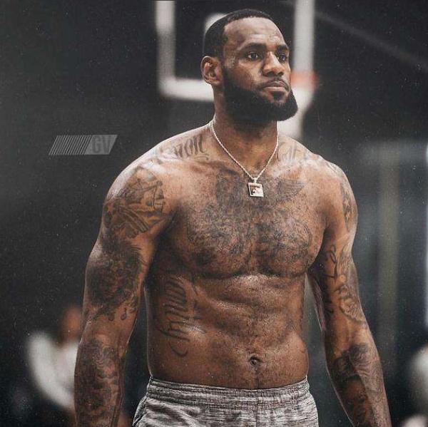 DO：伊萨克将返回英格兰并回归纽卡训练（伊萨克即将回英格兰，归队参加纽卡训练）