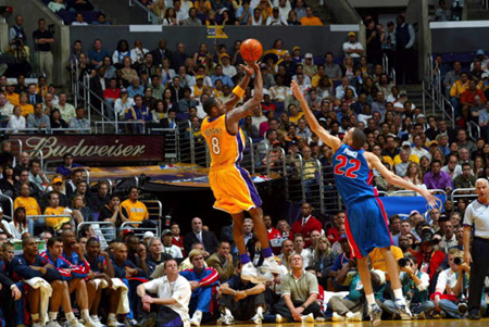 舍甫琴科：我喜欢这支米兰的热情；莱奥能在我那时的米兰踢球（舍甫琴科：欣赏当下米兰的热情；莱奥放在我那支米兰同样能立足）