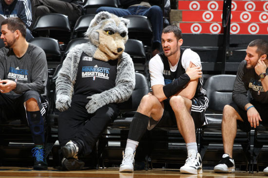 青岛西海岸总经理：郑智确实是球队新任主帅候选人之一（青岛西海岸总经理确认：郑智进入新任主帅候选行列）