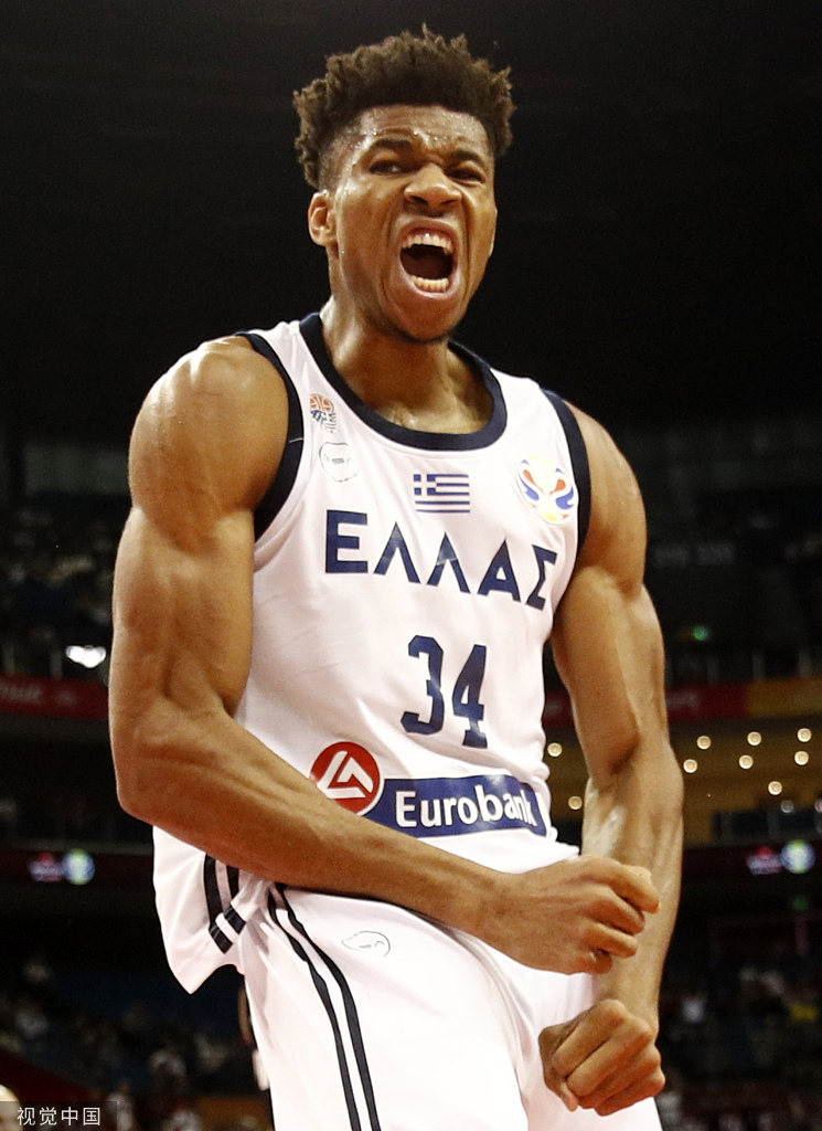 西甲榜首之争再次白热化（西甲榜首争夺战再度升温）