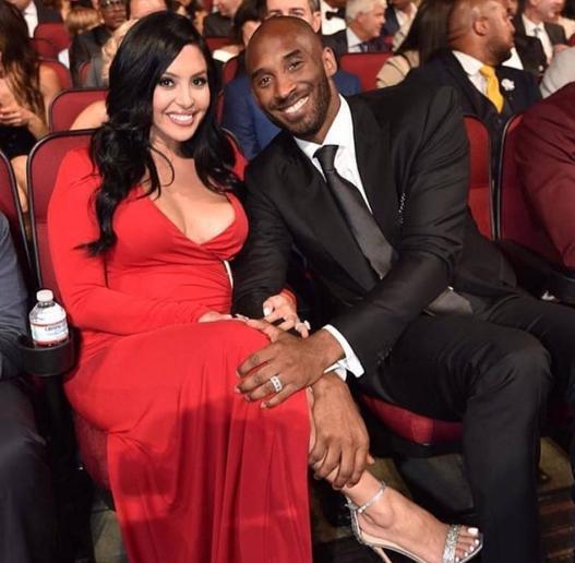 哥伦比亚11月大名单：J罗、迪亚斯领衔，里奥斯、卢库米在列（哥伦比亚11月国家队名单出炉：J罗、迪亚斯领衔，里奥斯、卢库米入选）